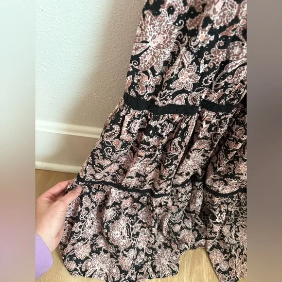 BB Dakota Blush and Black Floral Tiered Midi Dress - Picture 9 of 10